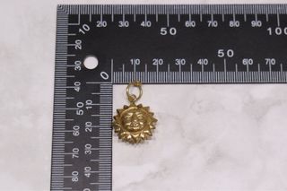 COLGANTE SOL, ORO 18K/3.0g