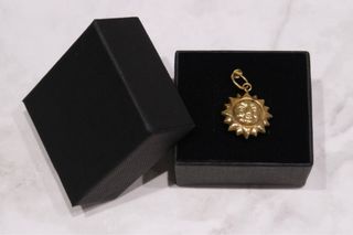 COLGANTE SOL, ORO 18K/3.0g