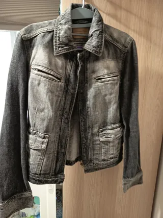Chaqueta vaquera Massimo Dutti mujer gris