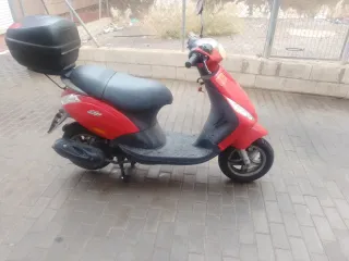 Piaggio Zip 4T Ciclomotor muy pocos km