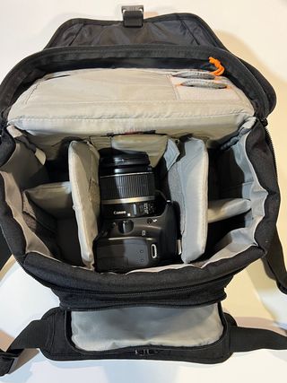 Cámara Canon EOS 1000D con Kit Accesorios