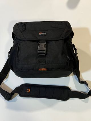 Cámara Canon EOS 1000D con Kit Accesorios