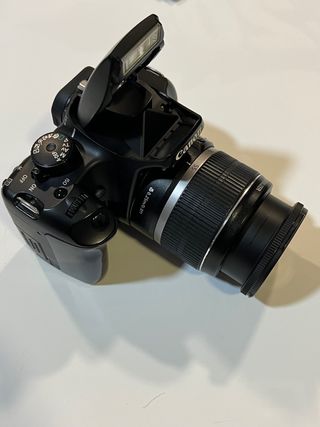 Cámara Canon EOS 1000D con Kit Accesorios