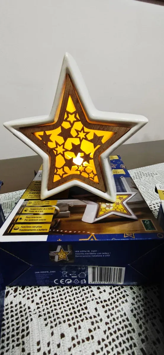 Adorno Navideño Estrella LED Madera y Cerámica