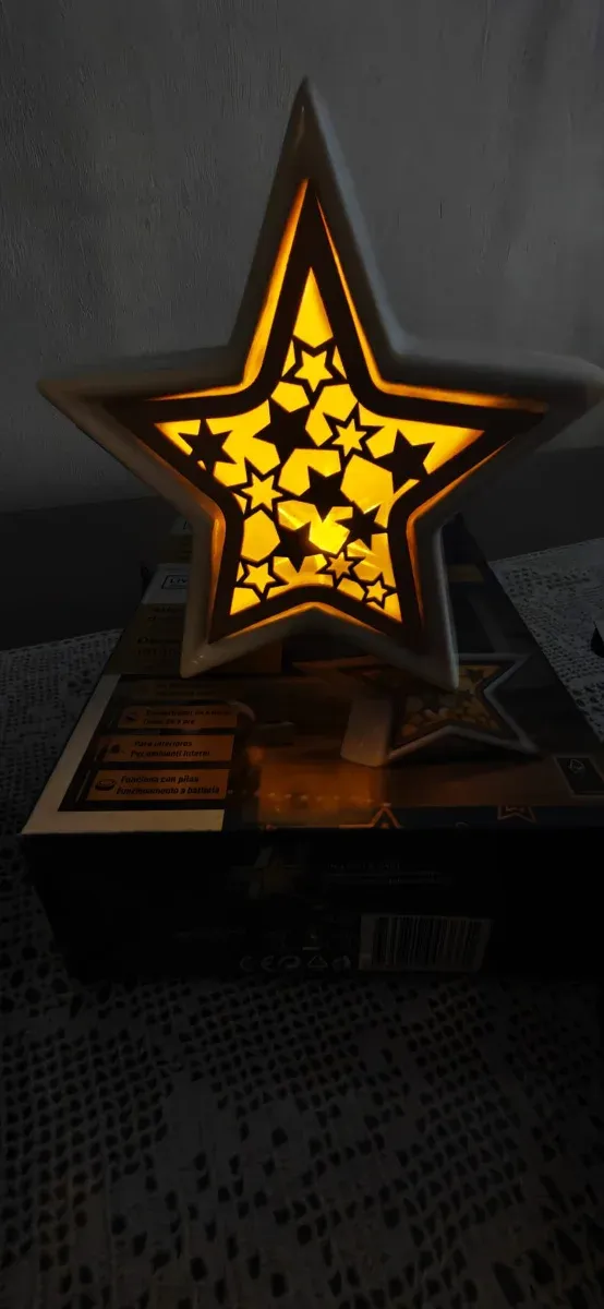 Adorno Navideño Estrella LED Madera y Cerámica