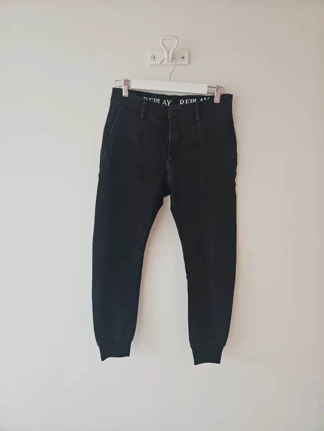Pantalón cargo Replay negro elástico. Talla 27.