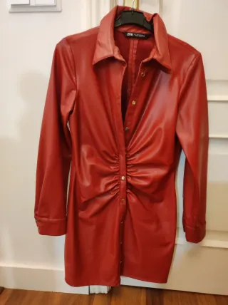 Vestido Zara polipiel rojo