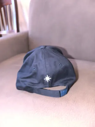 Cappello Mafra nero con logo bianco