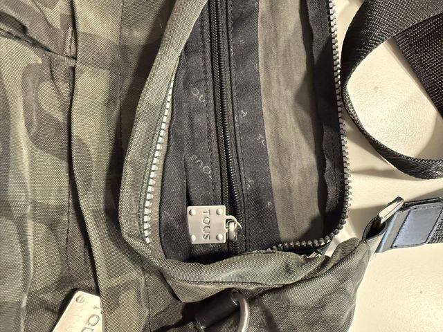 Bolso Tous gris estampado