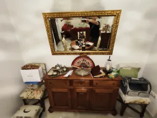 Aparador de madera para vajilla o mantelería