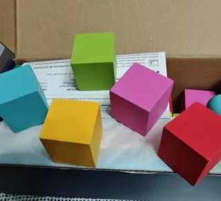 Juego madera basado Montessori Arco Iris 48 piezas