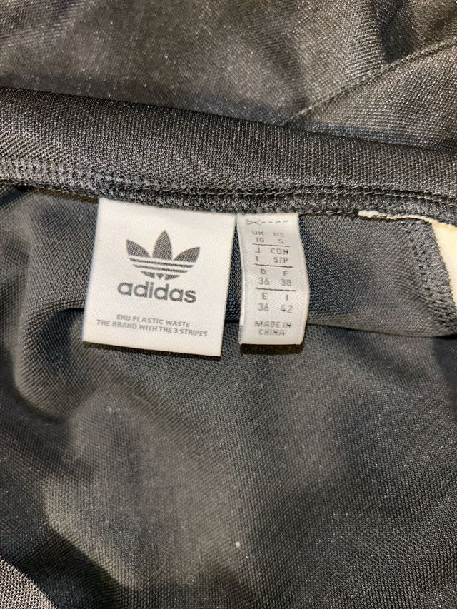 Macacão Adidas Preto e Branco