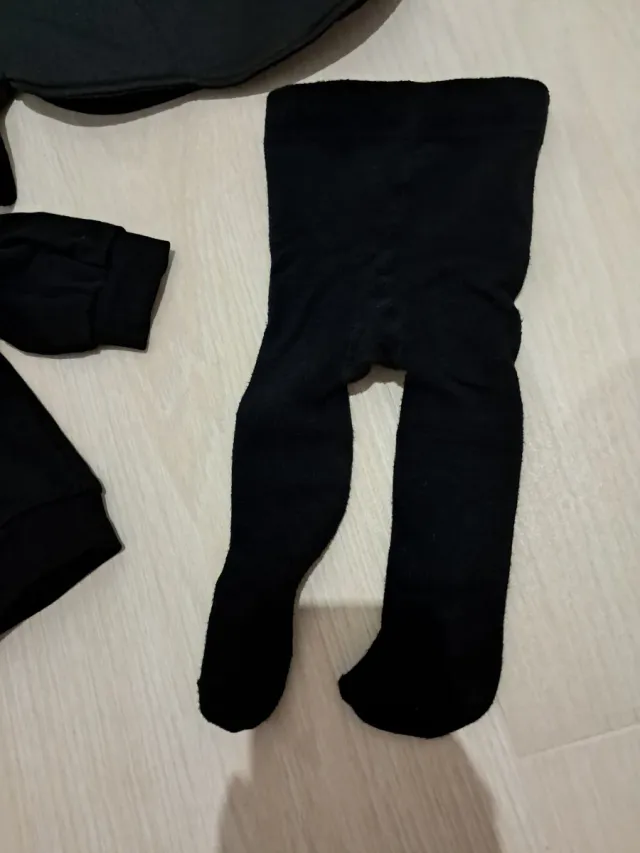 Disfraz Araña bebé H&M con sudadera y leotardos