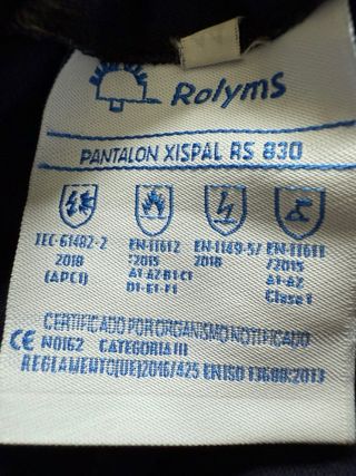 Pantalones de trabajo azul marino.