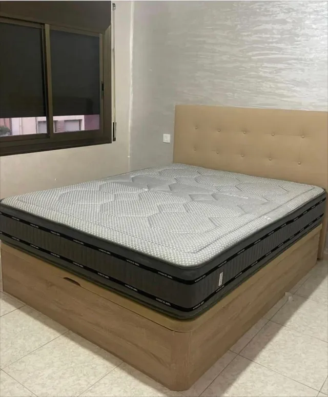 Canapé de madera y tela