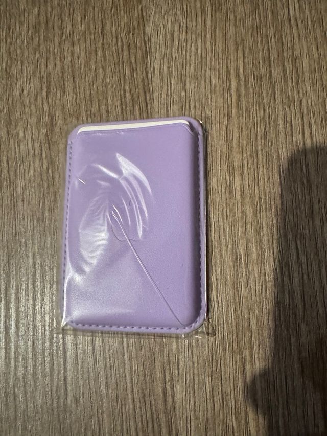 Portacarte Apple MagSafe Viola