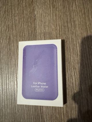 Portacarte Apple MagSafe Viola