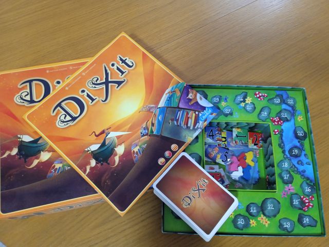 Dixit Juego Familiar y Educativo