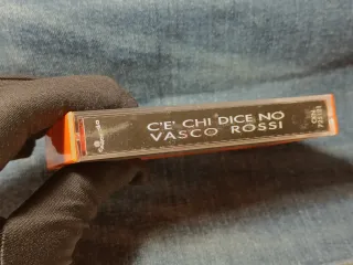 Musicassetta Vasco Rossi C'è chi dice no vintage