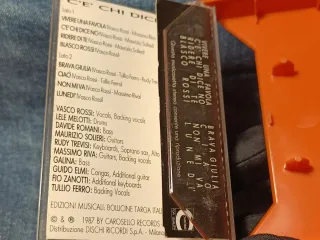 Musicassetta Vasco Rossi C'è chi dice no vintage
