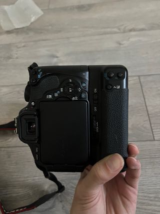 Cámara Canon EOS 600D + Accesorios