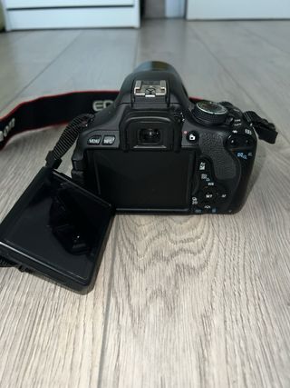 Cámara Canon EOS 600D + Accesorios