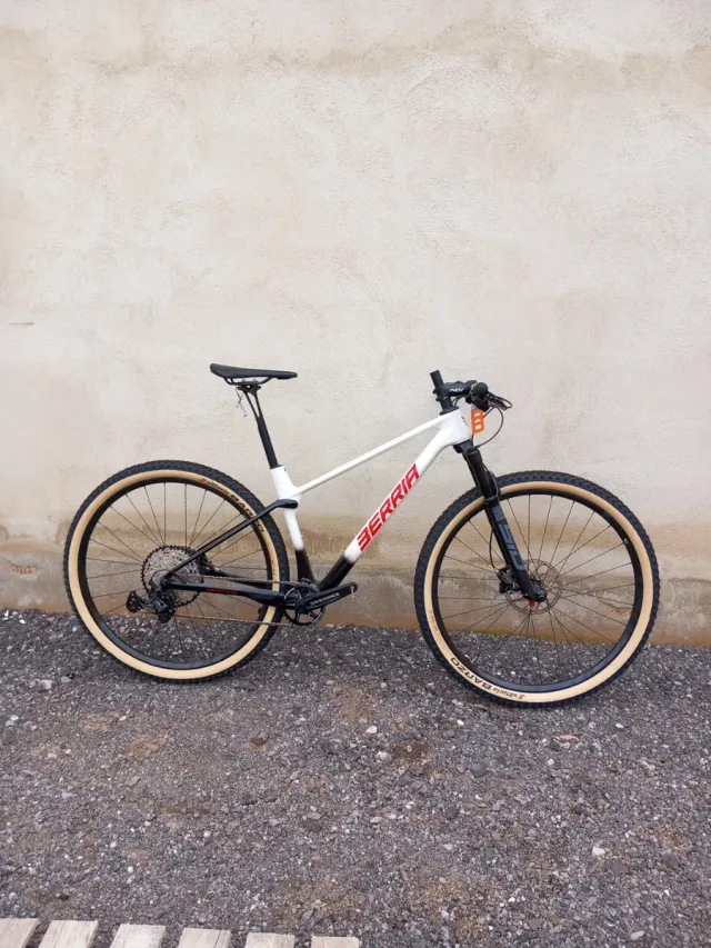 Berria Bravo 6.1 Talla S y M