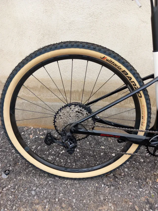 Berria Bravo 6.1 Talla S y M