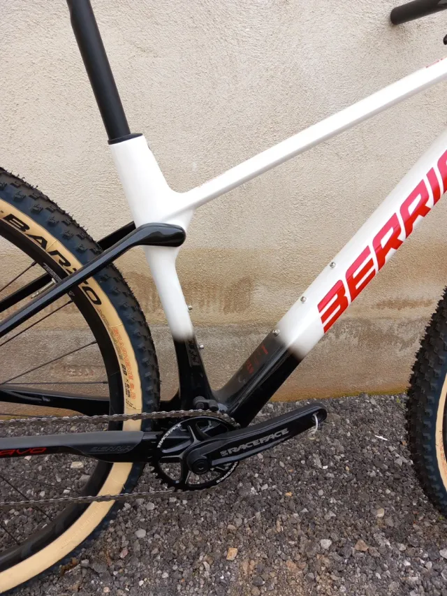 Berria Bravo 6.1 Talla S y M