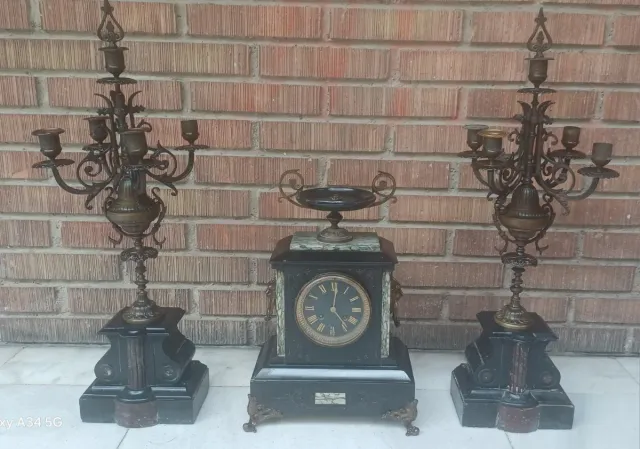 Reloj Antiguo de Sobremesa con Candeleros