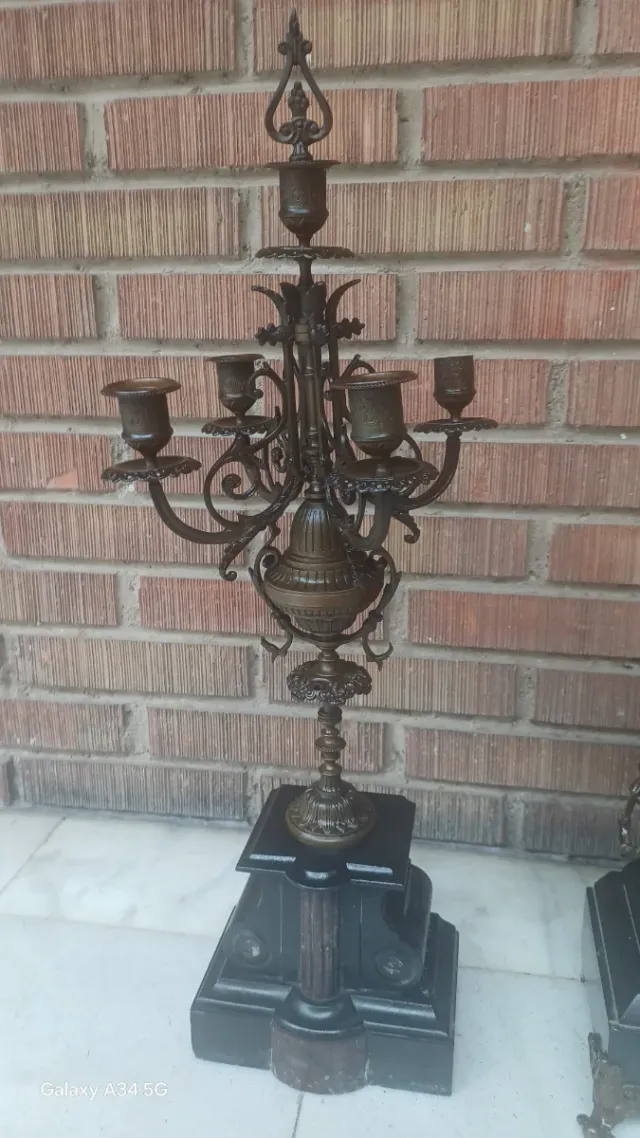Reloj Antiguo de Sobremesa con Candeleros