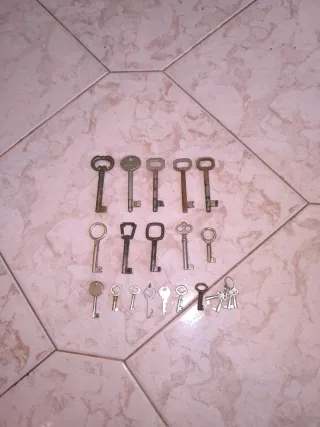 Set di chiavi antiche