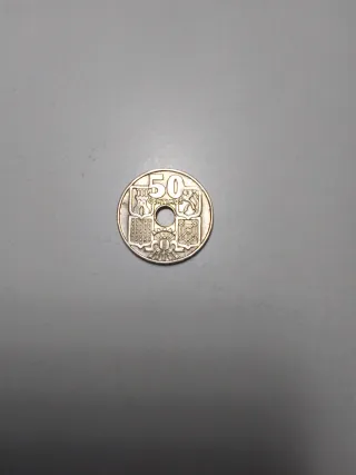 50 Céntimos España 1963 con agujero