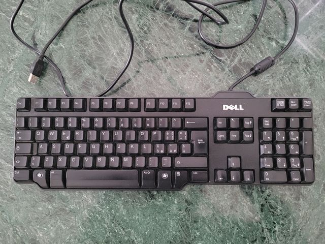 Tastiera DELL con cavo USB
