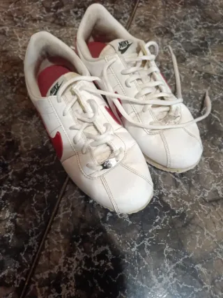 Zapatillas Nike Cortez Mujer Blancas Rojas