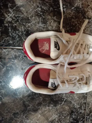 Zapatillas Nike Cortez Mujer Blancas Rojas