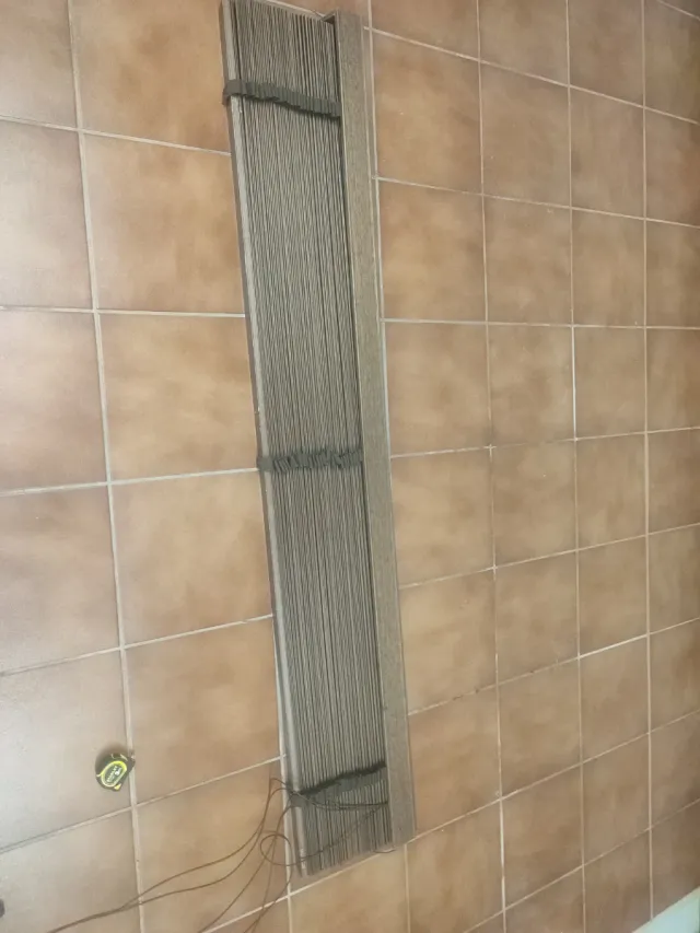 Venecianas de madera marrones