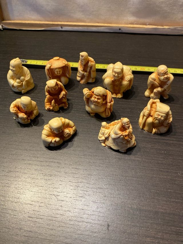 Statuine cinesi simil avorio