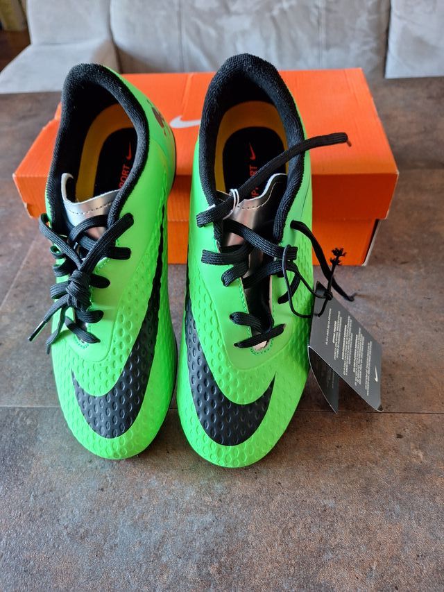Botas fútbol Nike HypervenomSIN ESTRENAR NIÑ n37.5