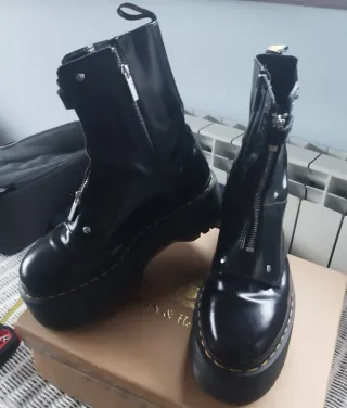 Botas Dr. Martens negras con cremallera