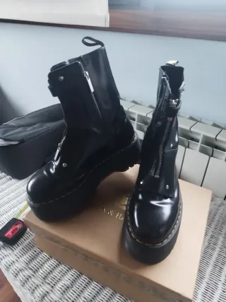 Botas Dr. Martens negras con cremallera