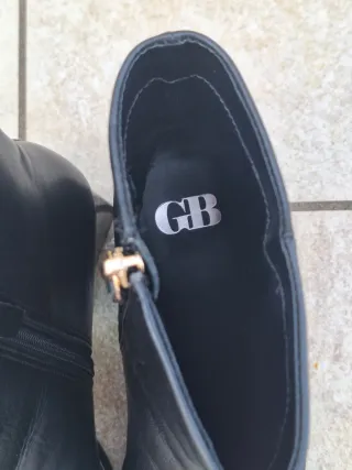 Stivaletti neri in pelle