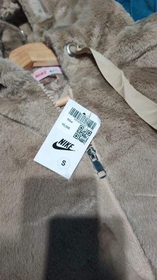 Chaqueta pelo Nike Beige Talla S