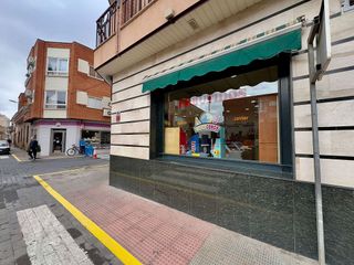 Local comercial en venta en Valdepeñas