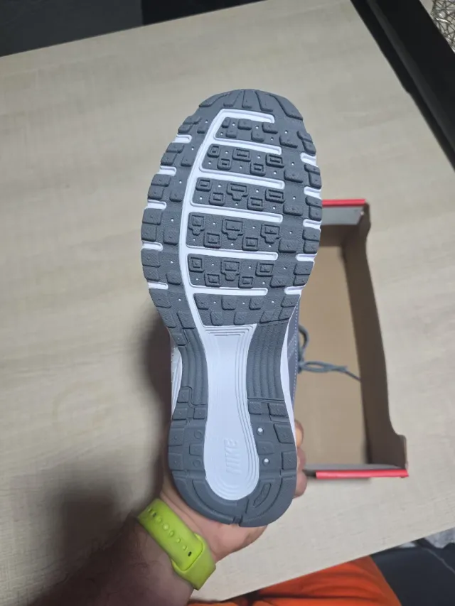 Nike P-6000 Plata/Blanco