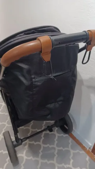 Silla de paseo grande plus en color negro