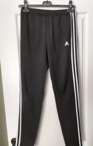 Pantalón chándal Adidas chico negro. Talla 164cm.