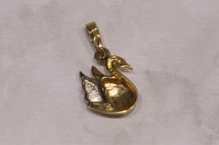 COLGANTE CISNE, ORO 18K/2.6g