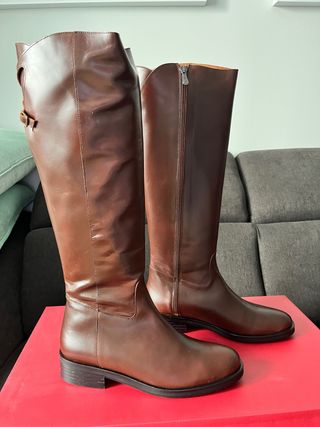 Botas de piel altas marrones sin estrenar