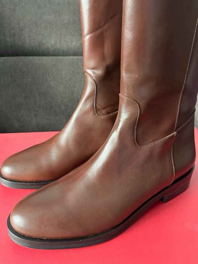 Botas de piel altas marrones sin estrenar